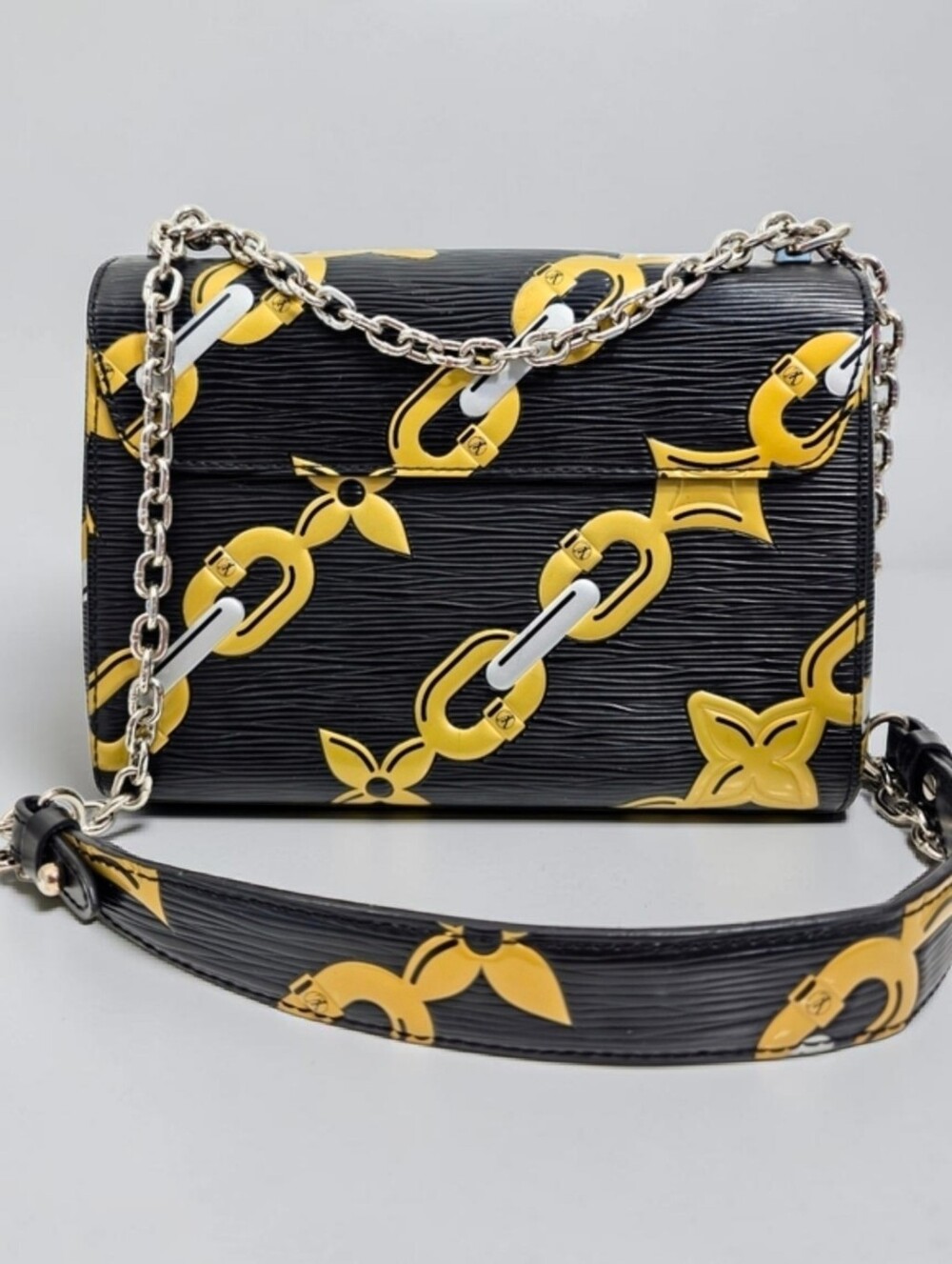 Louis Vuitton Epi Chain Flower Twist MM Black Shoulder Crossbody Bag - Picture 11 of 16